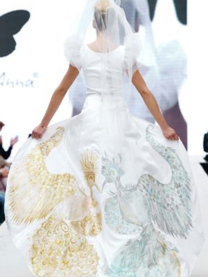 Svatební šaty diamantové labutě