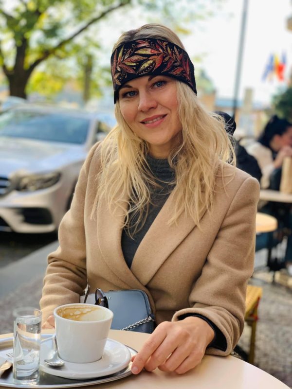 Čelenka černá s bronzovočervenými listy - Image 4
